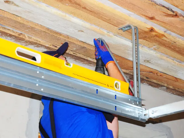 RKS-Garage-Doors-Garage-Door-Seal-Replacement